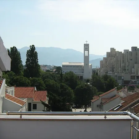 Ita Apartment Split