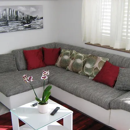 Ita Apartment *